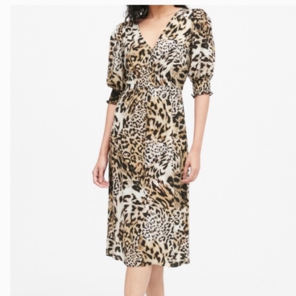 Banana Republic V-Neck Animal Print Midi Dress goth button summer lightweight 6